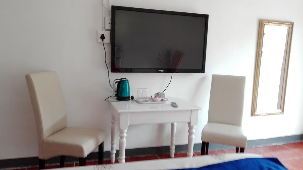 Thembisi Guesthouse Newcastle Εξωτερικό φωτογραφία