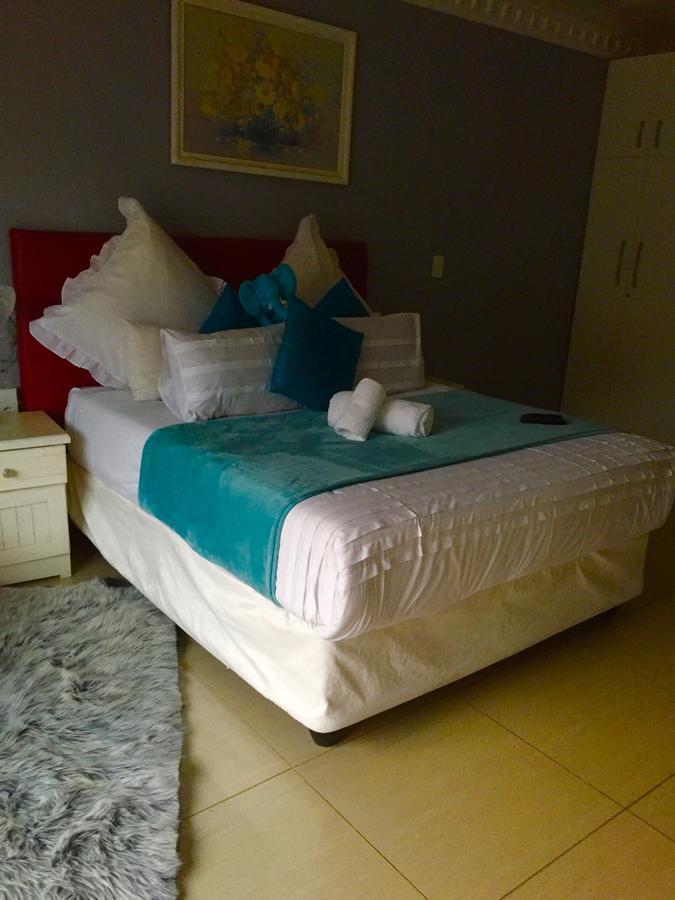Thembisi Guesthouse Newcastle Εξωτερικό φωτογραφία